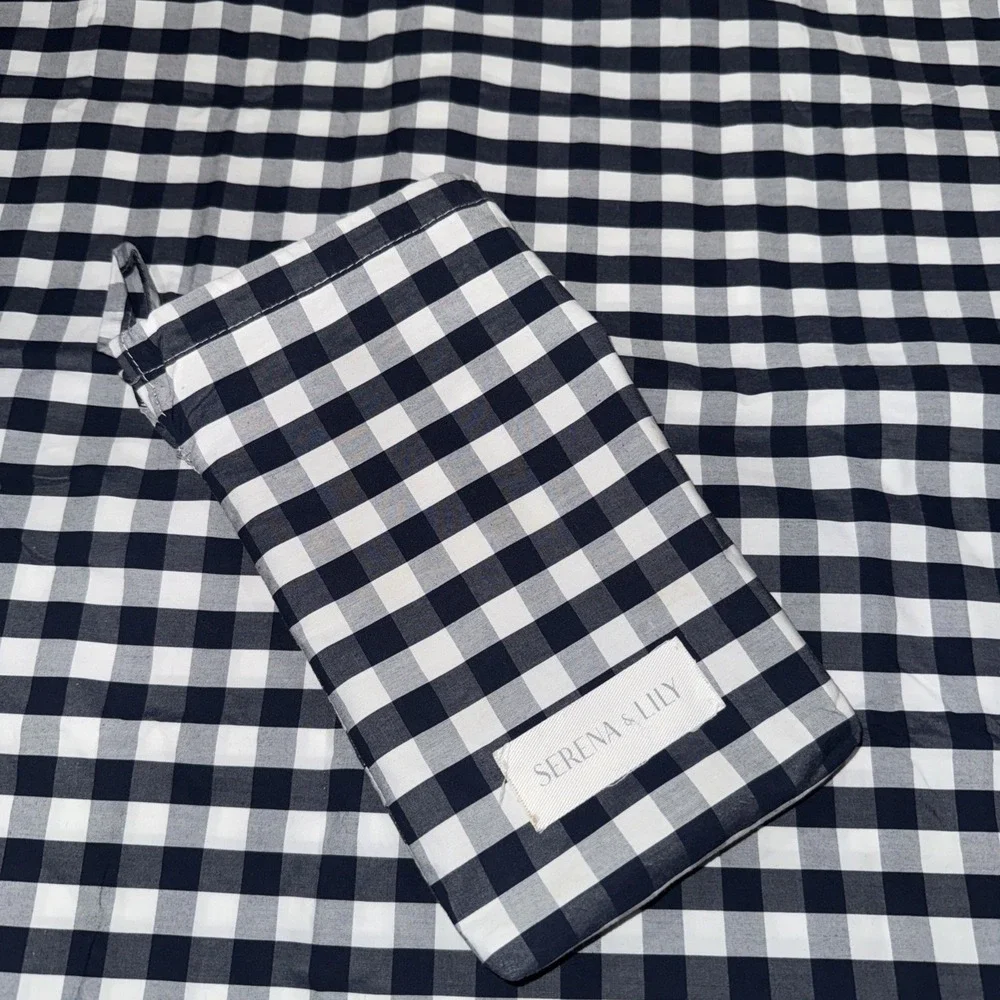 Serena & Lily Pair Of Cotton Percale Navy Gingham Standard Shams 28.5